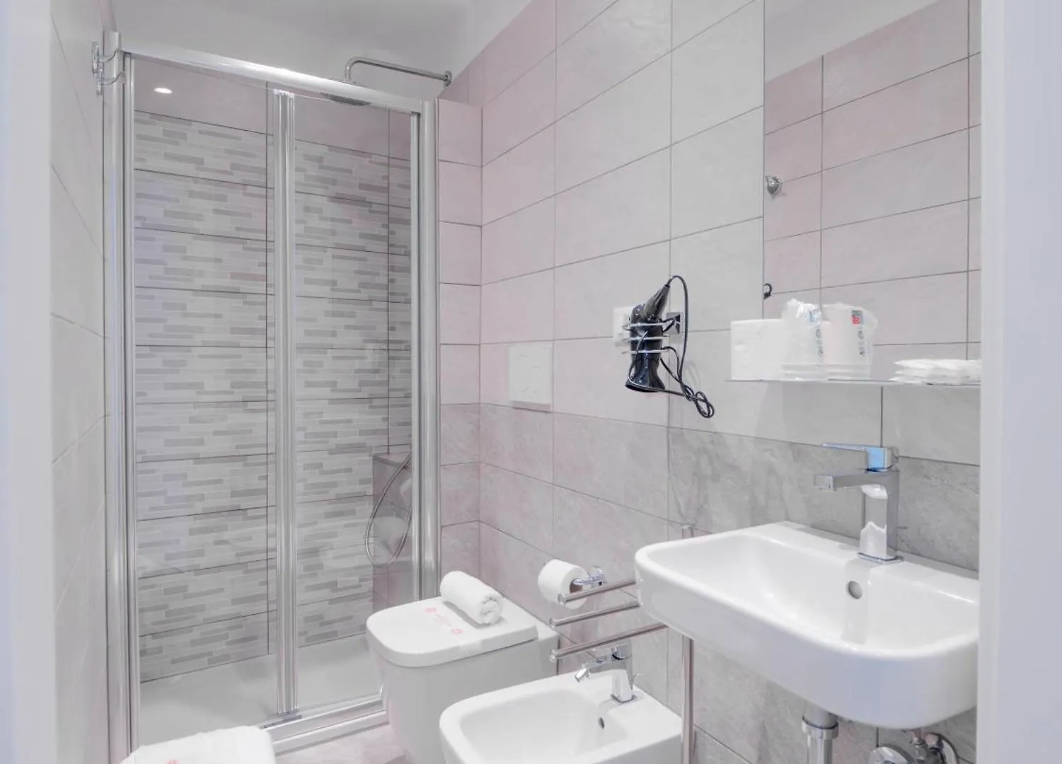 Hotel La Bussola Finale Ligure 3*,